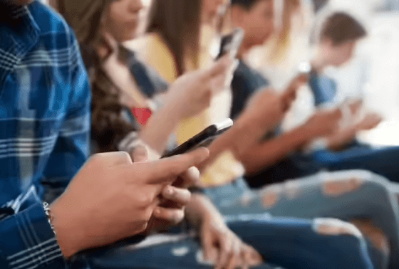 Karnataka to ban social media for children under 16
