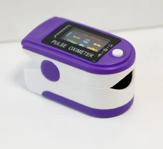 Dual Color OLED Display Pulse Oximeter for SpO2 and pulse rate monitoring with clear digital screen