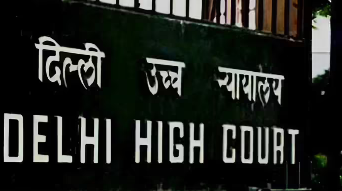 Delhi High Court building signage displaying the court’s name in Hindi and English